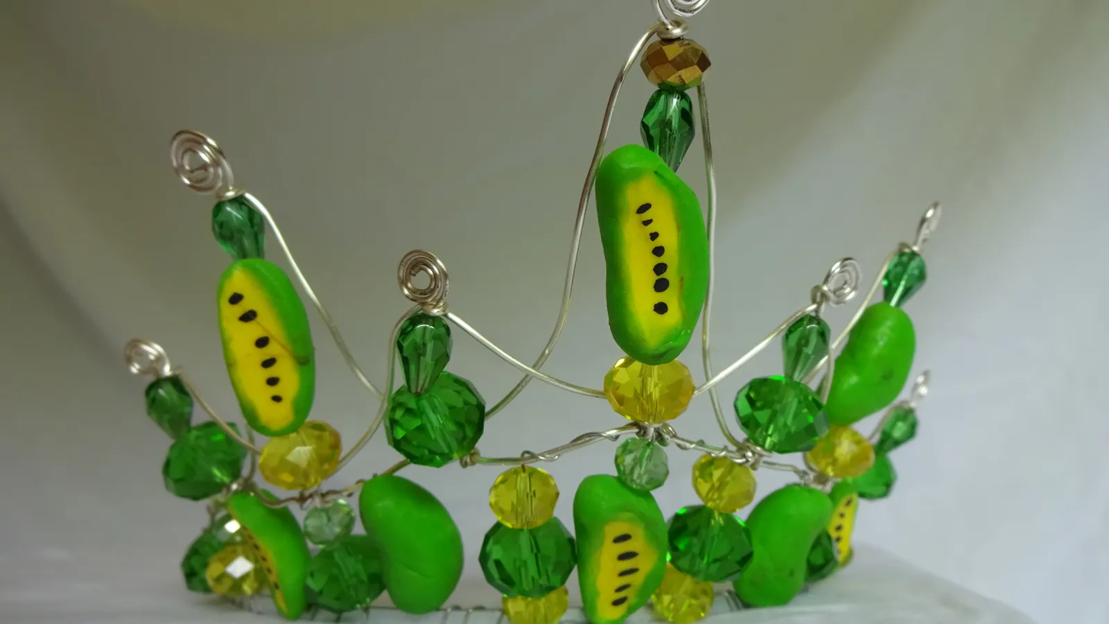 A paw paw tiara