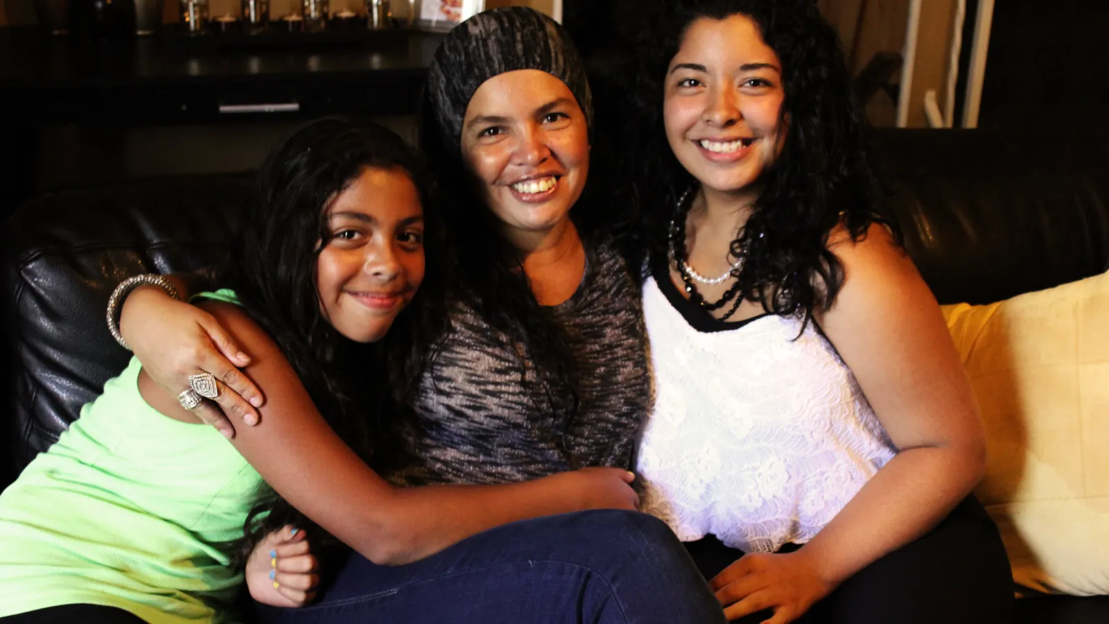 Nicole y Rosemarie Espinoza