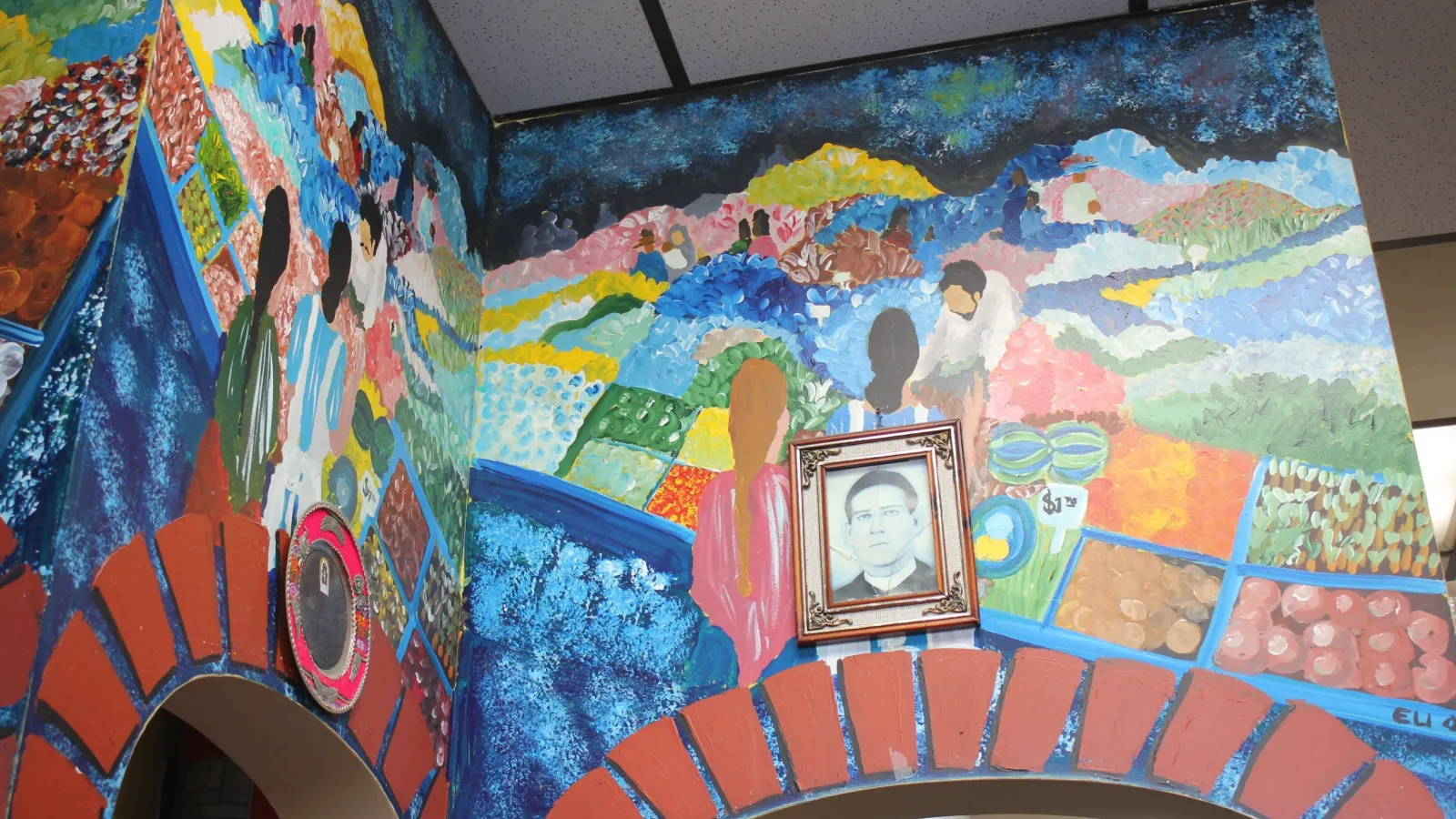Decoration at the restaurant El Mercado