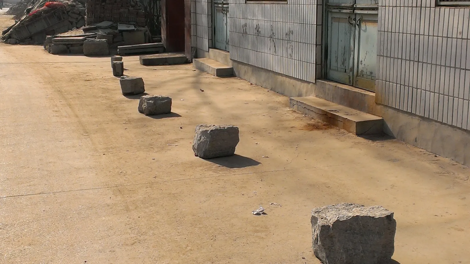Gathering Places (stones as seats). Photo by Yuanhao Zhao