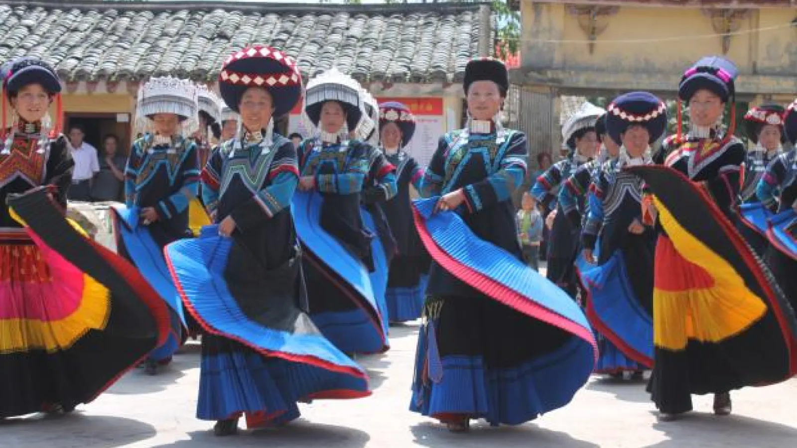 Photography by Mark Bender, Yi Ceremonial Dancers