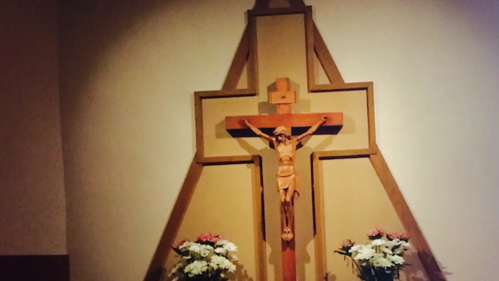St. Matthias Catholic Church: Jesus on the cross, front of chapel