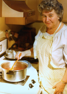 Julia Byndas stirring borscht, Cleveland, 1979.