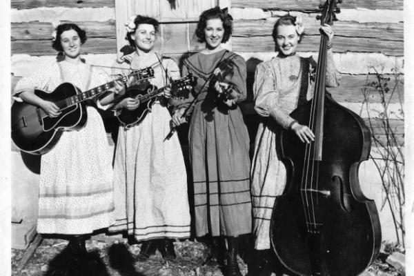  Banjo Pickin' Girls and Fiddlin' Women