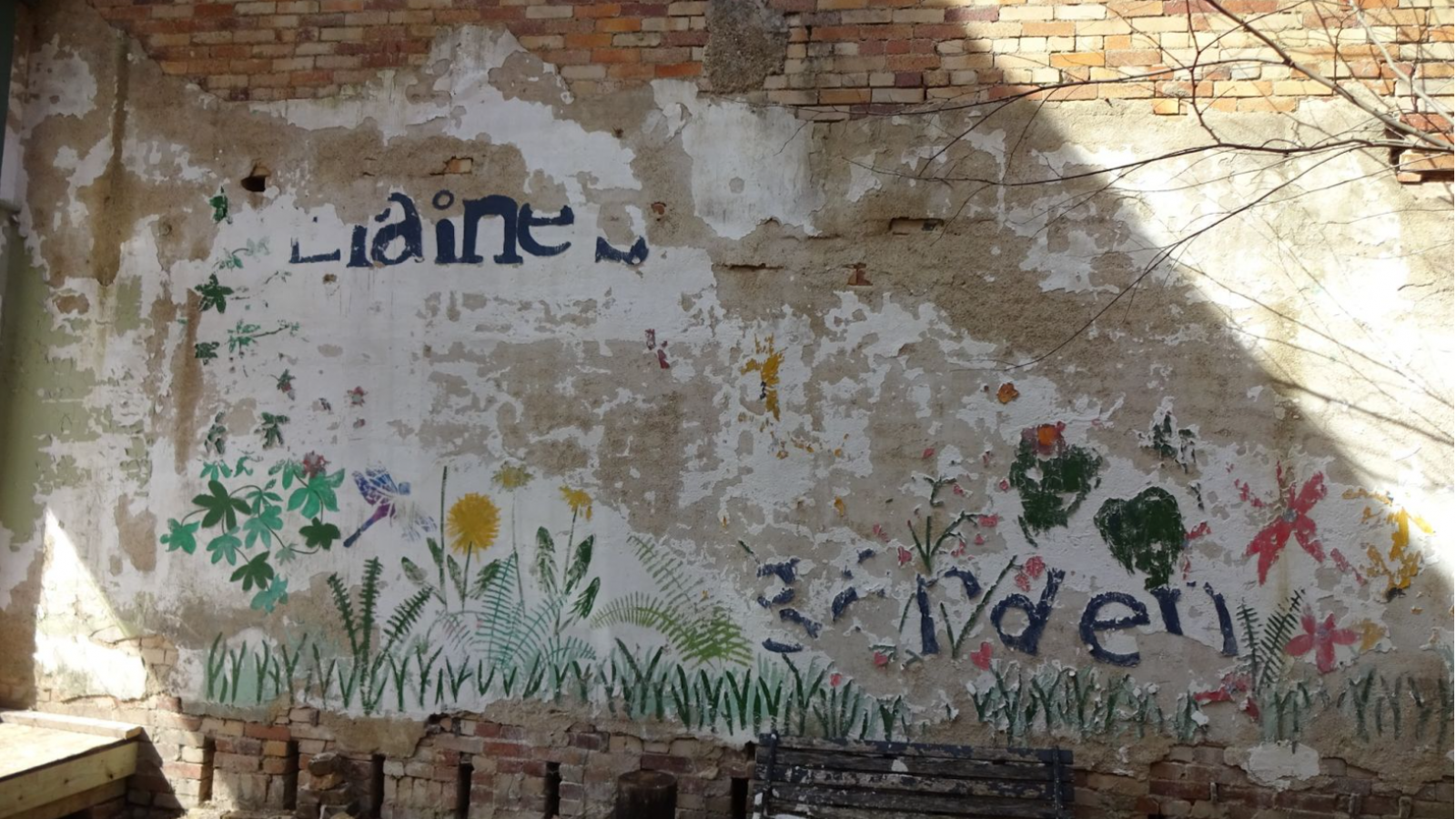 Elaine's Garden mural