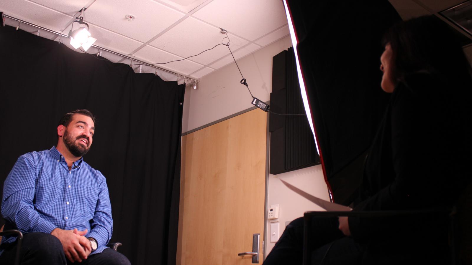Morales Crispin durante su entrevista en el estudio de Hagerty Hall