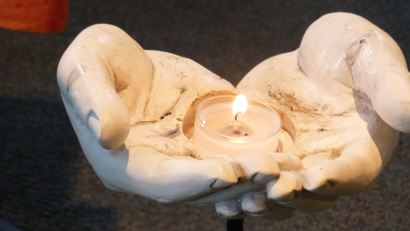 Hand Shaped Candle at First Unitarian Universalist Church of Columbus